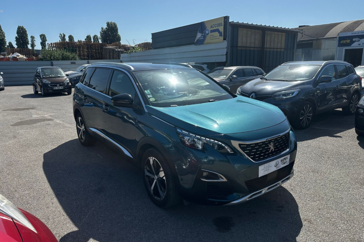 PEUGEOT 5008