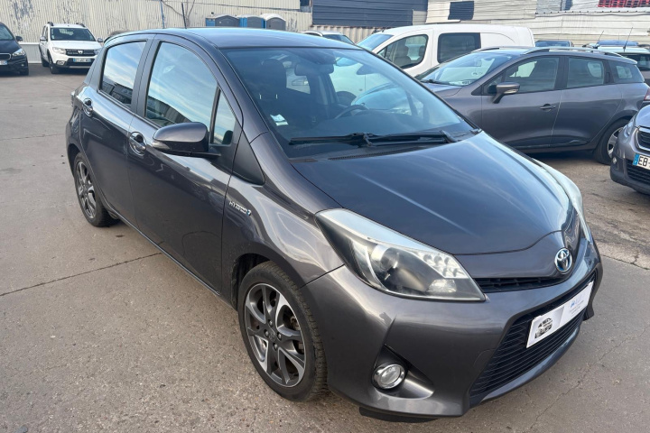 TOYOTA YARIS HYBRIDE