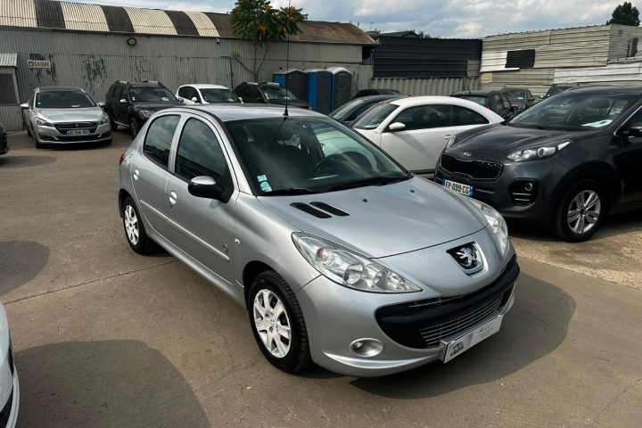 PEUGEOT 206+