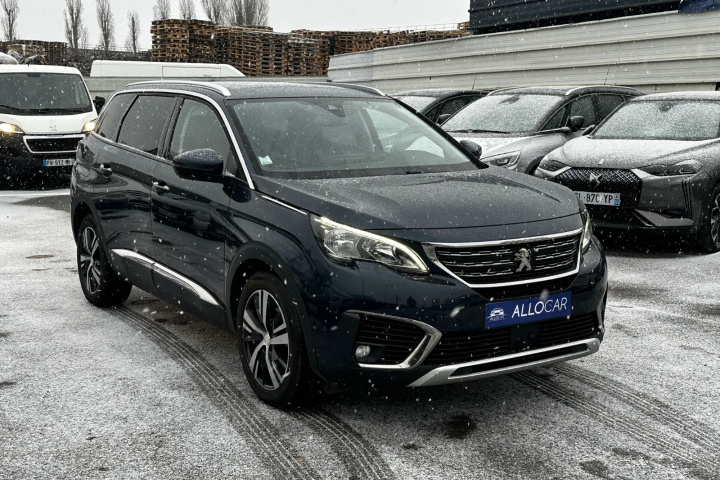 PEUGEOT 5008