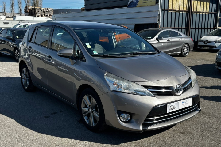 TOYOTA VERSO LCA