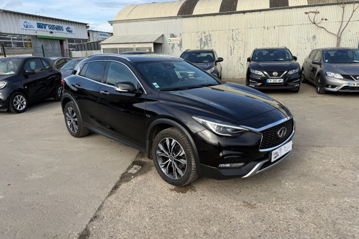 INFINITI QX30
