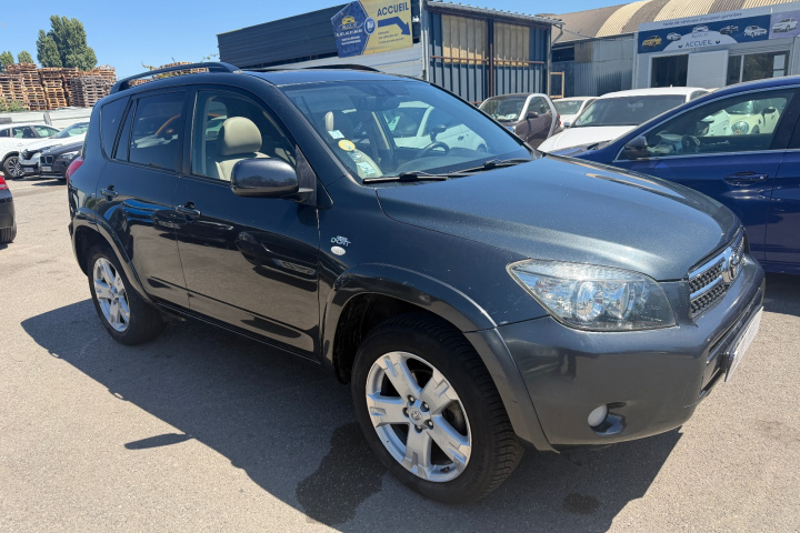 TOYOTA RAV4 III