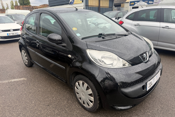 PEUGEOT 107