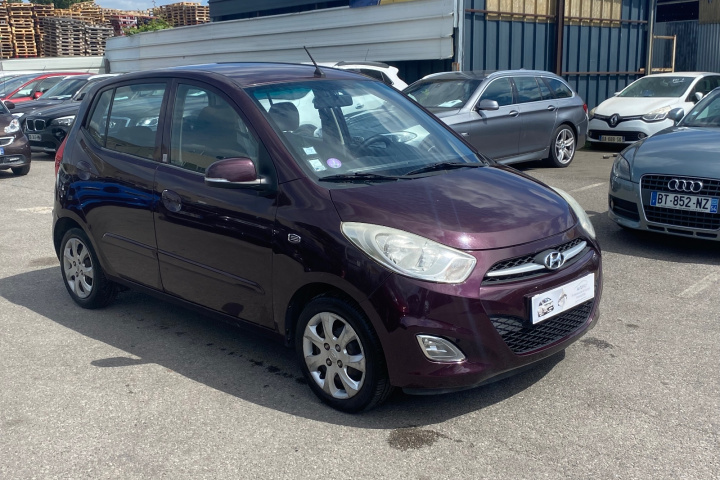 HYUNDAI i10