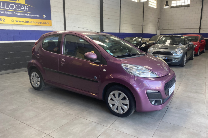 PEUGEOT 107