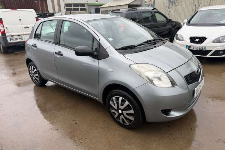 TOYOTA YARIS II